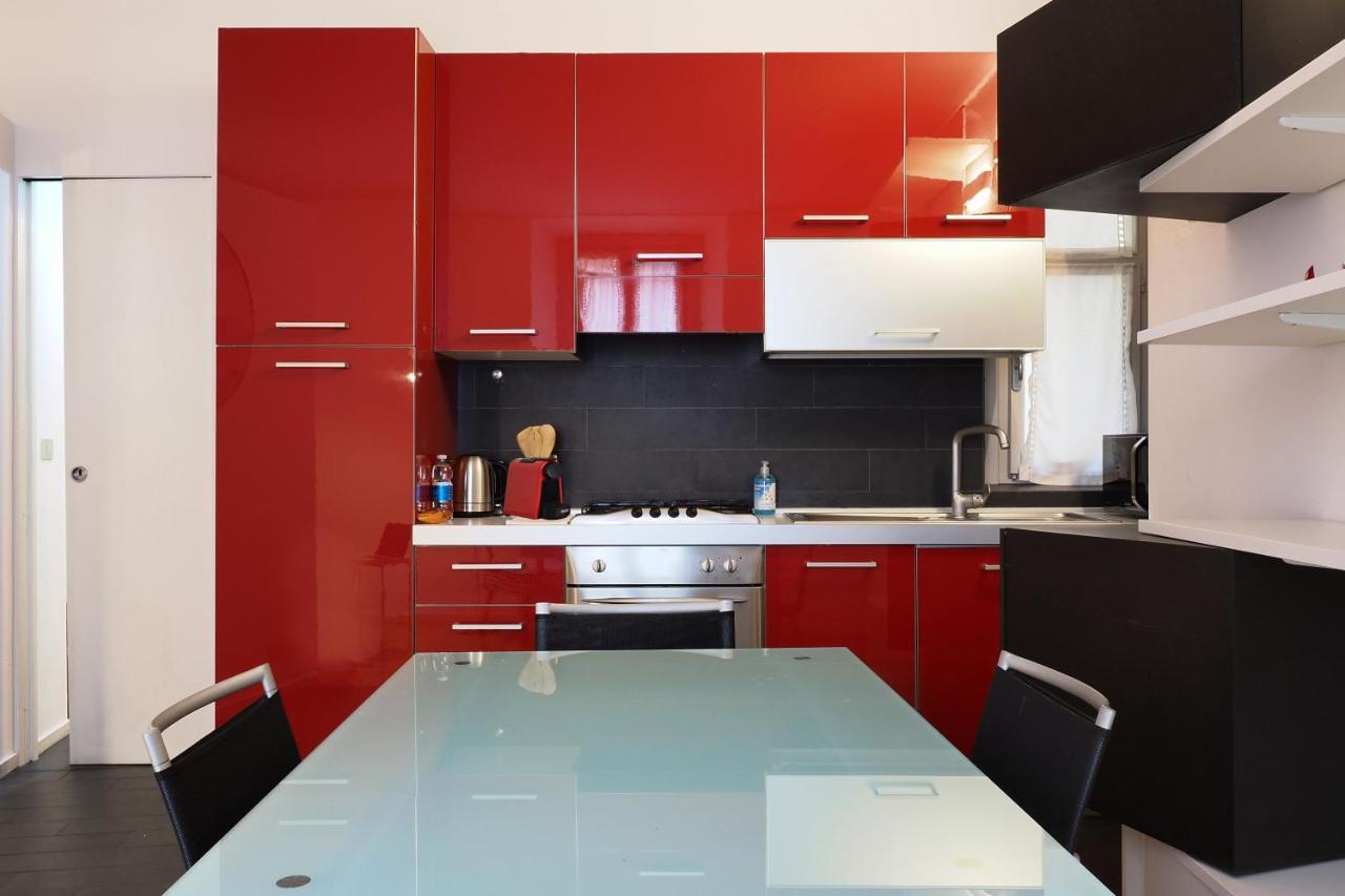 Mila Apartments Alessi Милан Экстерьер фото